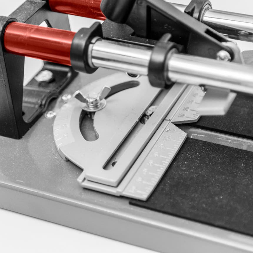 Mašina za sečenje pločica 9