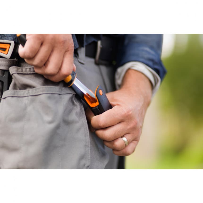 Nož sa oštračem 2