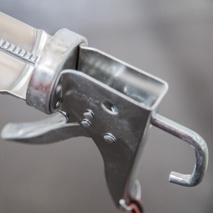 Pištolj za silikon hromiran 2