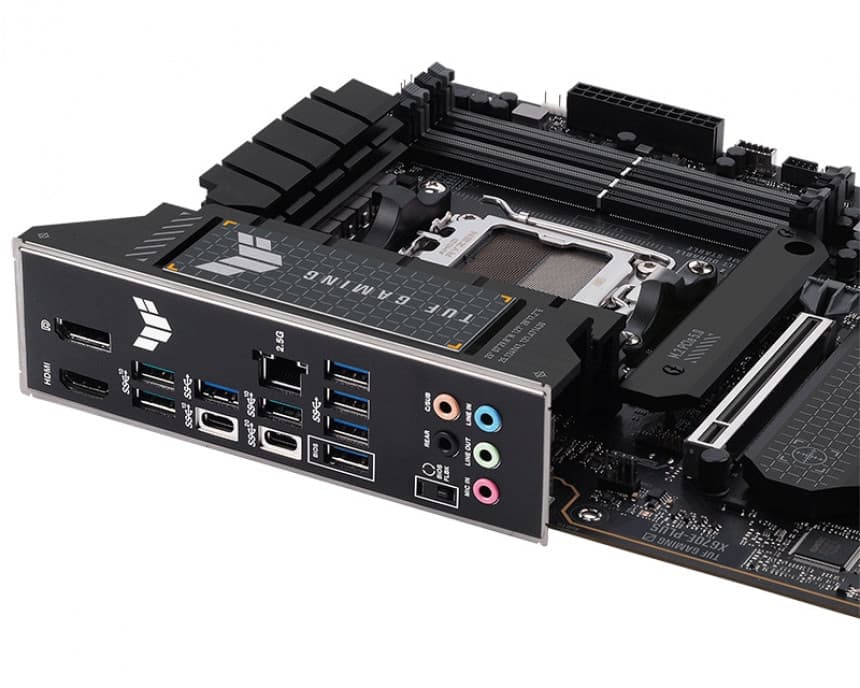 TUF GAMING X670E-PLUS 4