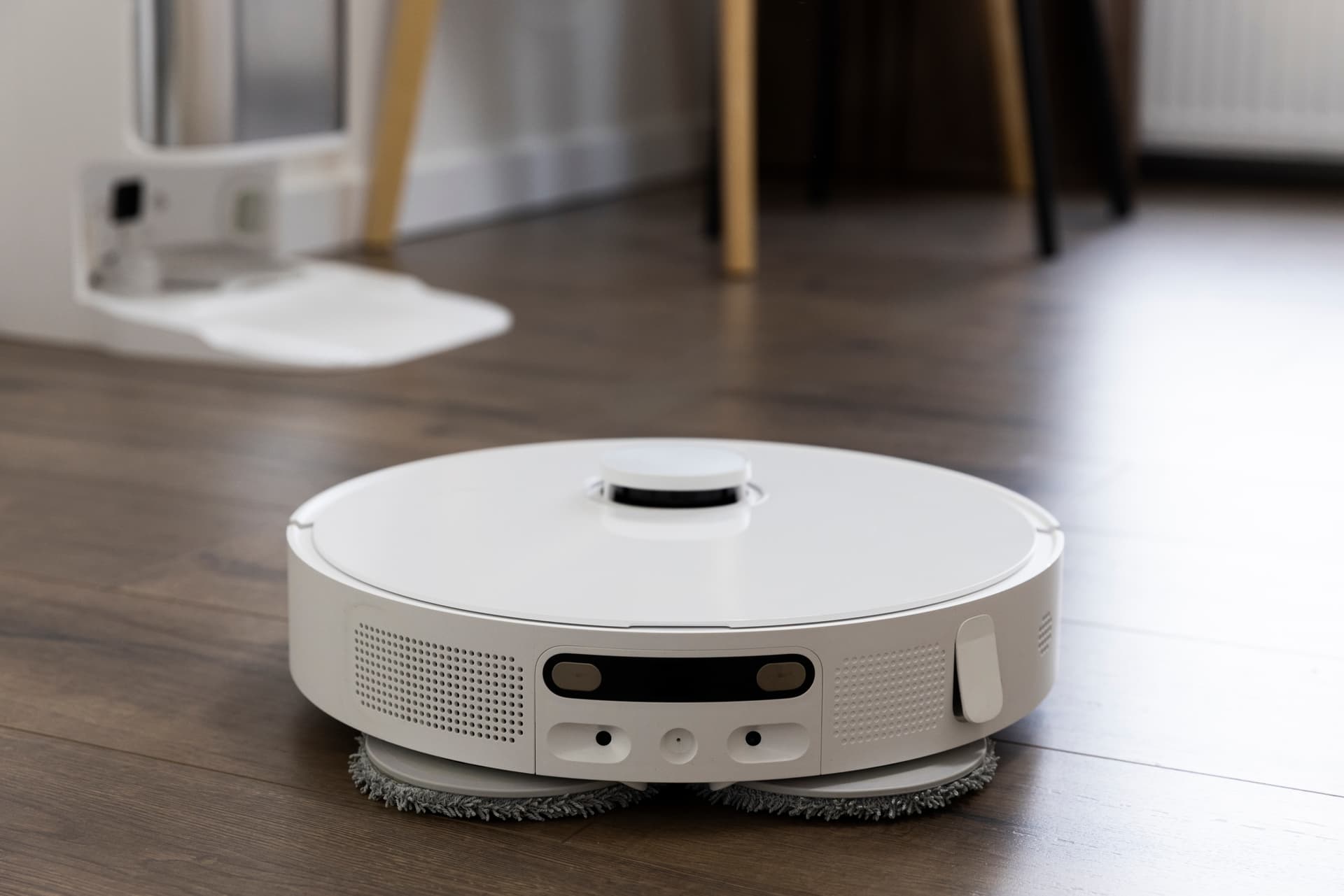 still-life-robotic-vacuum.jpg