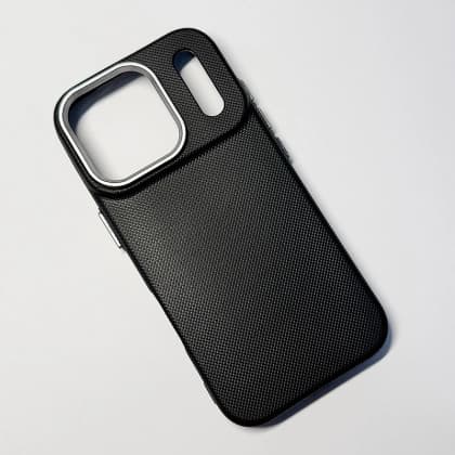 Maska MonoLine za iPhone 17 Pro Max crna Maska MonoLine za iPhone 17 Pro Max crna