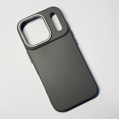 Maska MonoLine za iPhone 17 Pro Max siva Maska MonoLine za iPhone 17 Pro Max siva