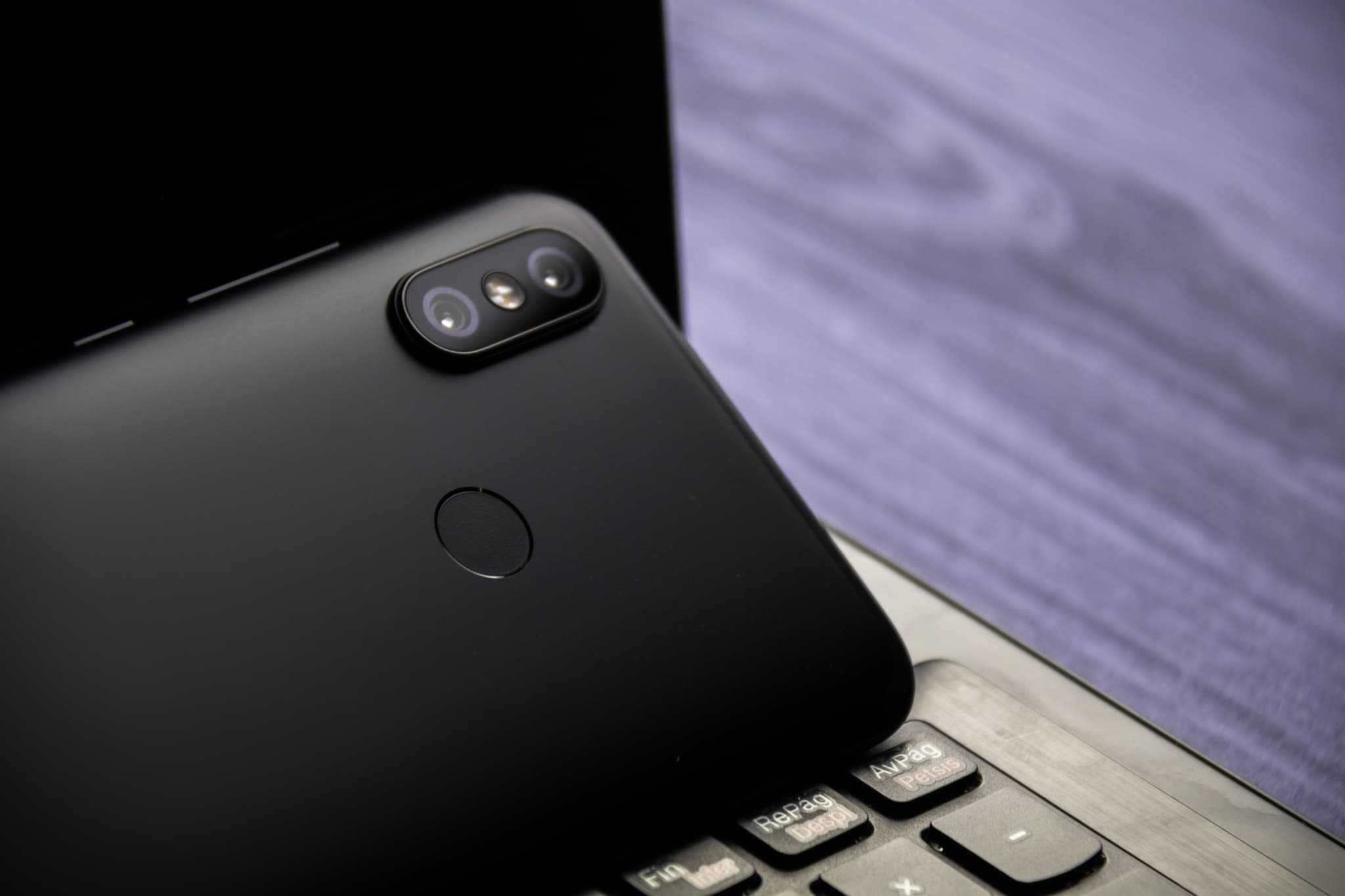 Da li ti stvarno treba flagship telefon ili je mid-range "novo normalno"?