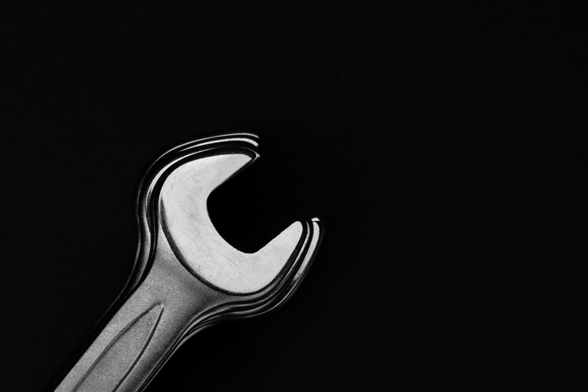 wrenches-on-black-background-2026-01-07-23-12-51-utc.jpg