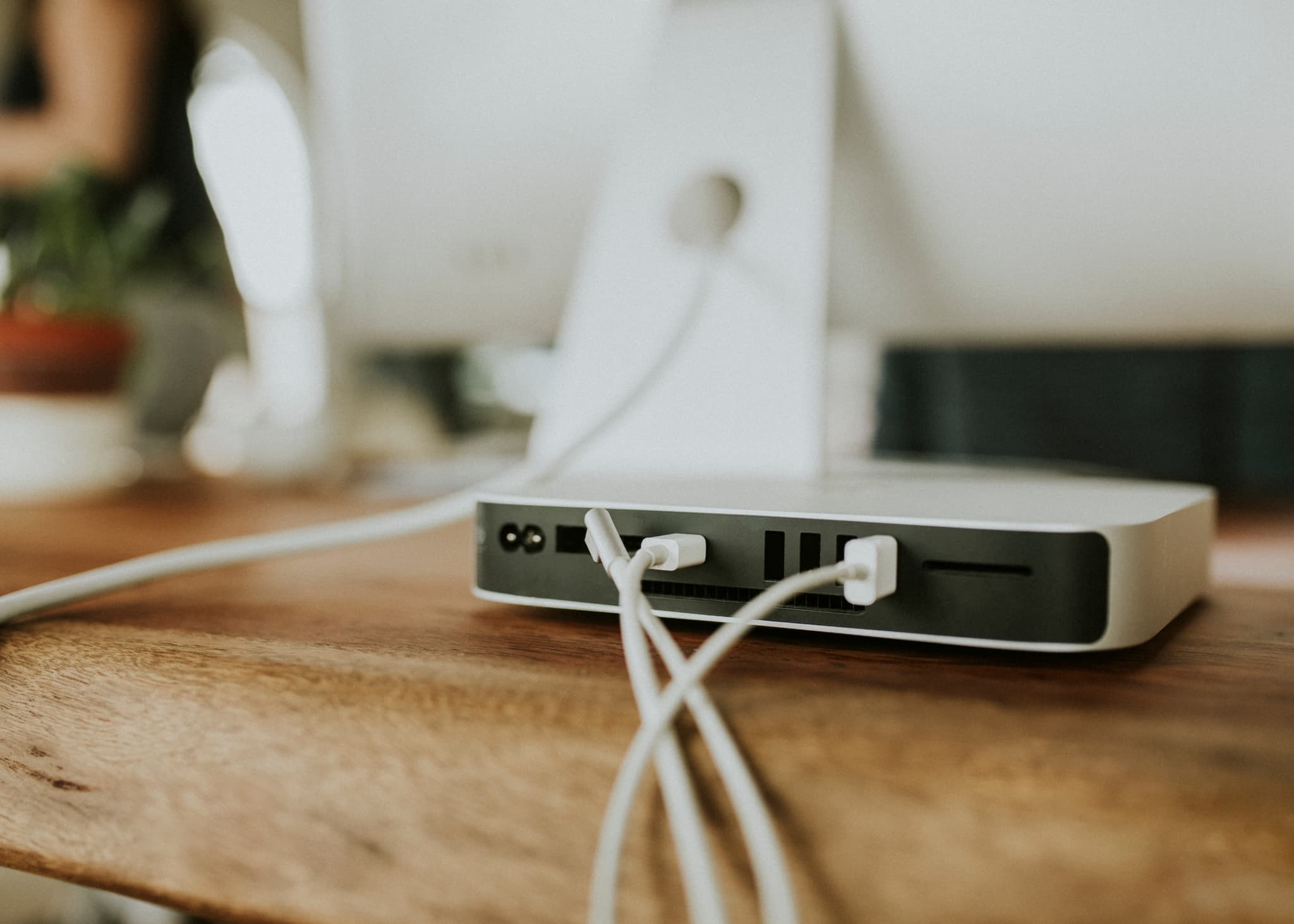 Mini PC za posao: zamena za veliki desktop ili samo igračka?
